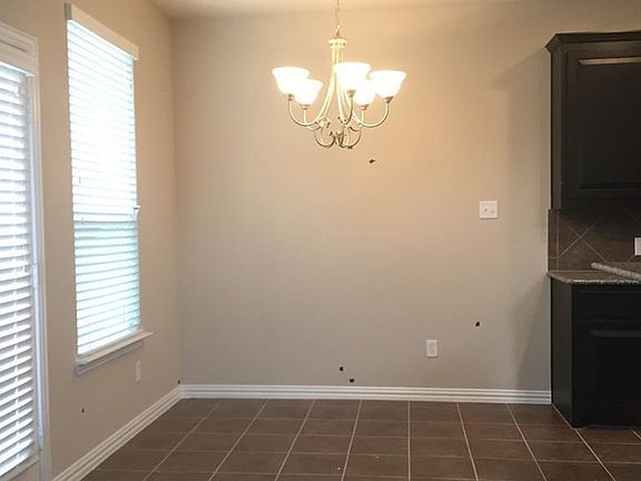 4th image of 165 Barrington Ln