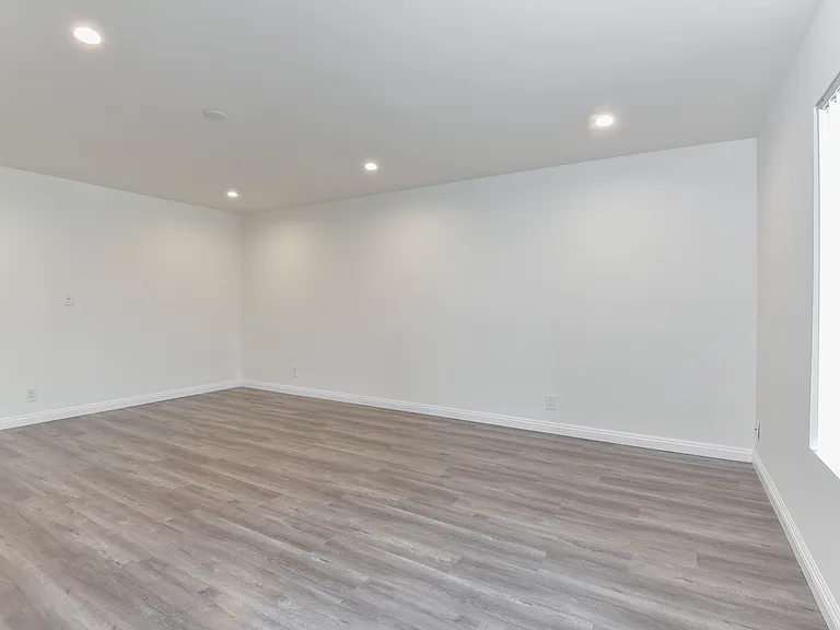 1021 Linden Ave #6 — Photo 6