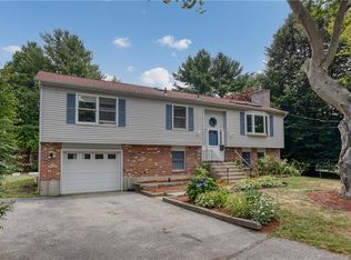 928 Ocean Ave, New London, CT 06320