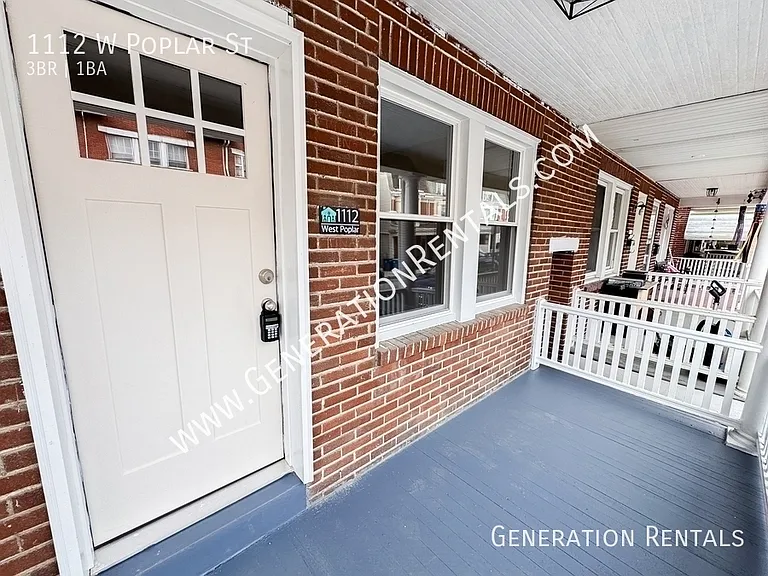 1112 W Poplar St — Photo 1