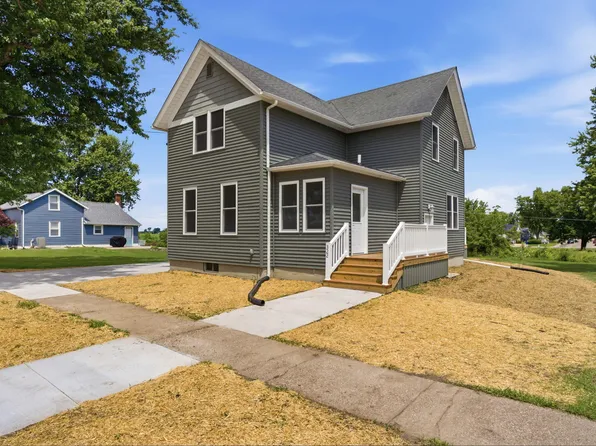 322 W Lincoln St, Walcott, IA 52773