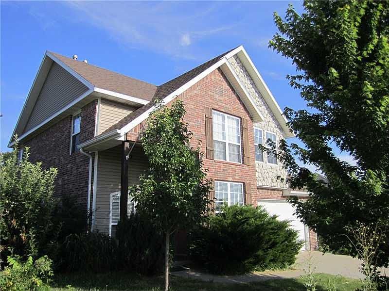 1st image of 1755 N Fallbrook Way