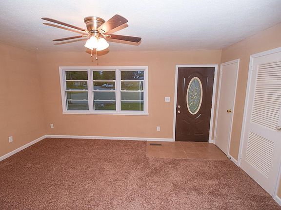 2nd image of 601 E Linda Layne