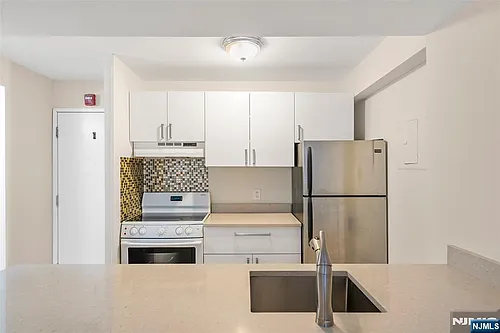 333 Grand Ave Photo 1