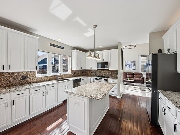 5th image of 1138 Ridgewood Cir