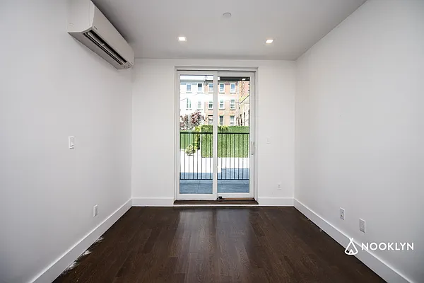 Rented by Nooklyn NYC LLC | media 40
