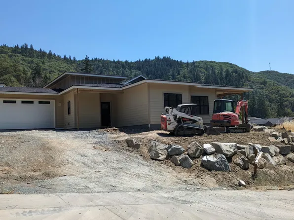 133 NE Vertical Dr #18, Grants Pass, OR 97526