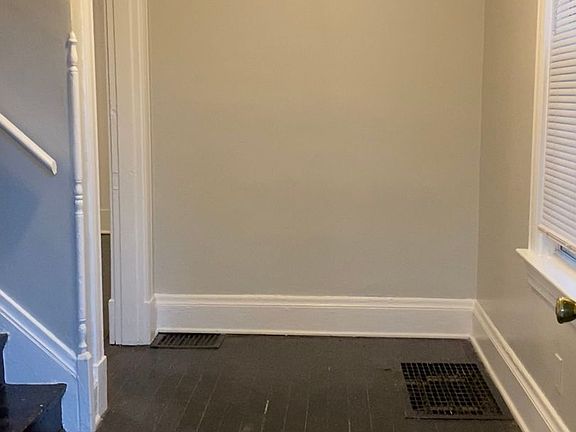 3rd image of 6015 Desmond St
