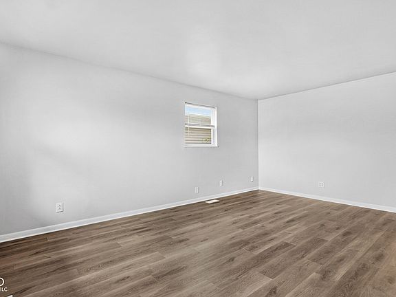 4th image of 2916 Dietz St