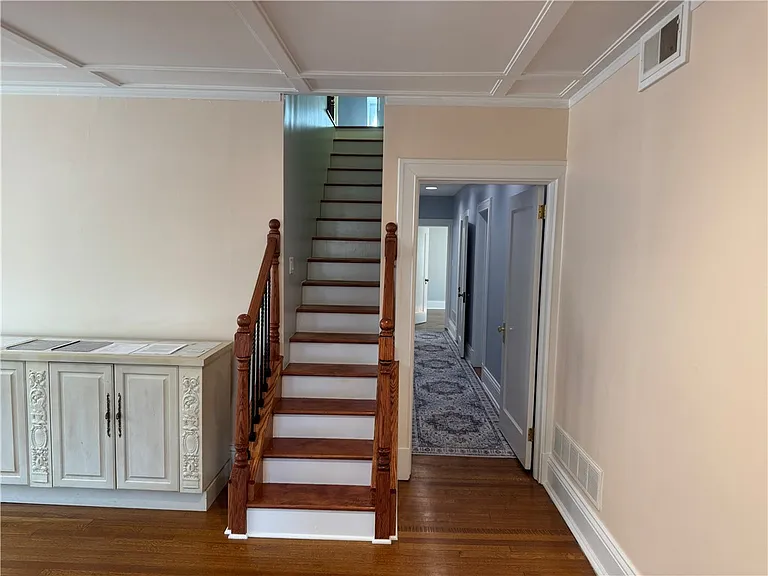 703 Saint James St — Photo 20