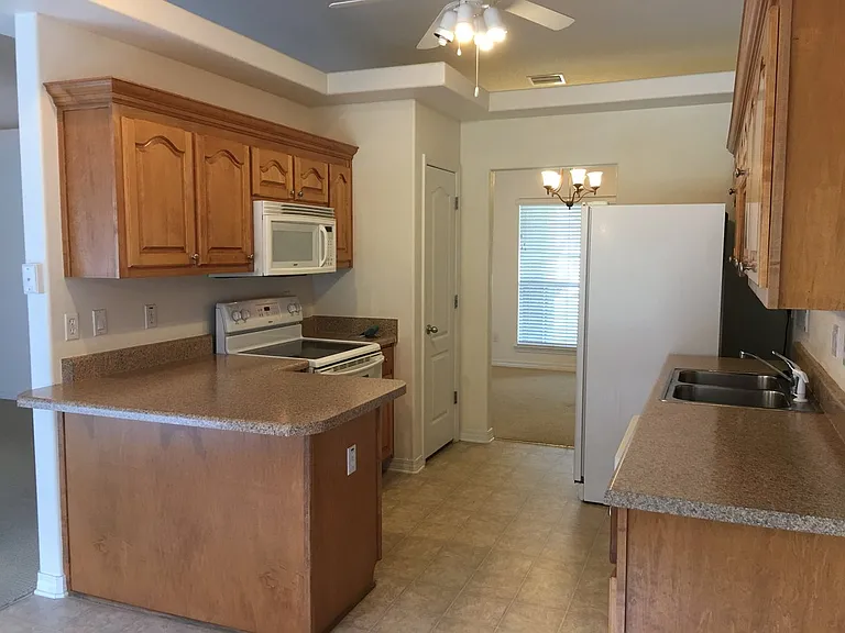 1922 Everglades Dr — Photo 34