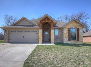 1104 Lakeview Dr, Webb City, MO 64870