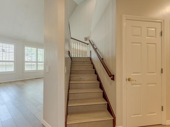 5th image of 3817 Woodshadow Rd