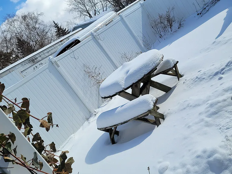 500 E Lansing Rd #B — Photo 2