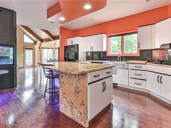 5th image of 90 Merganser Dr