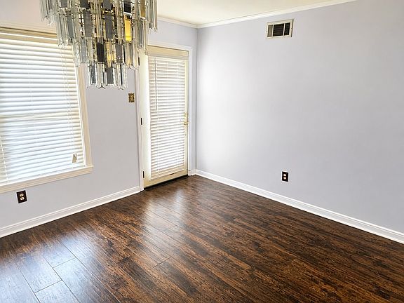 2nd image of 1500 E Barton Ave