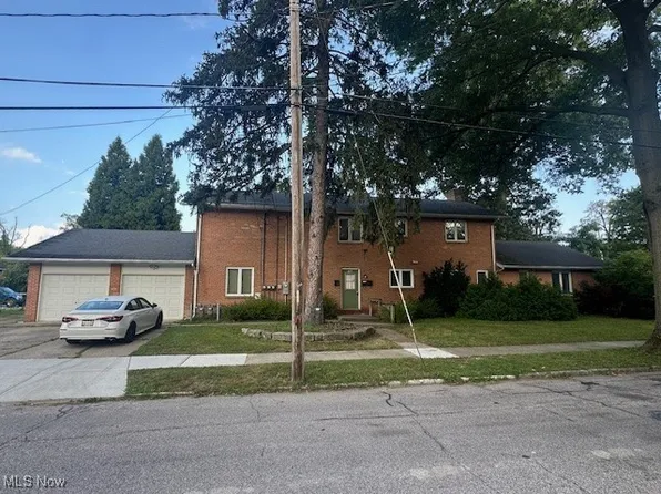 227 E College St, Oberlin, OH 44074