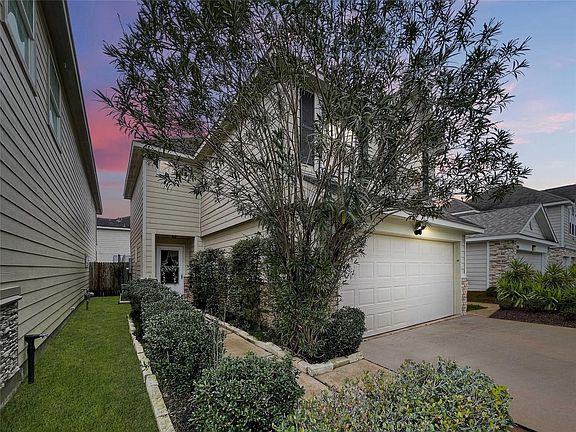 3rd image of 12515 Ashford Riv