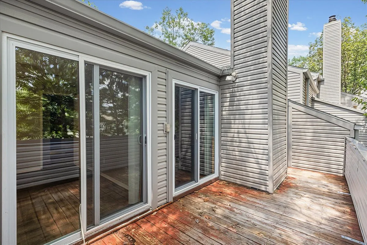 506 Bromley Estates - 1 — Photo 3