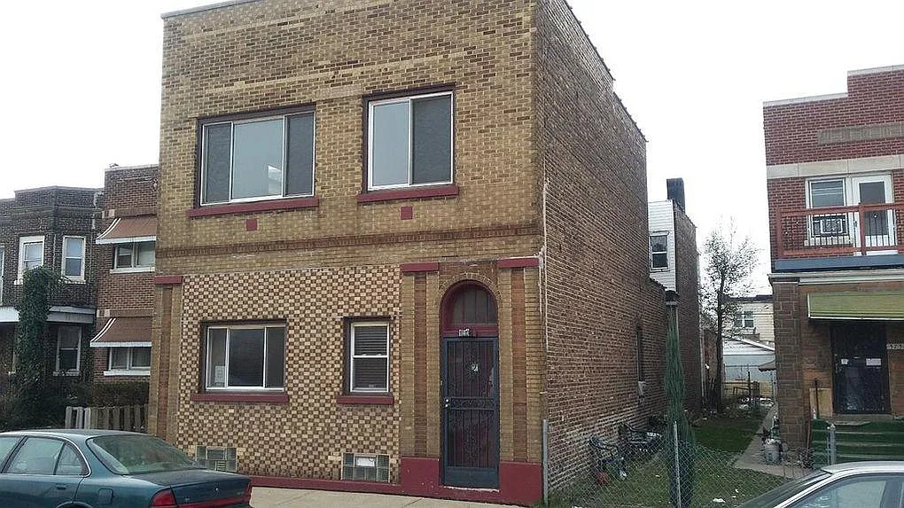 2 bed, $995 — Photo 1