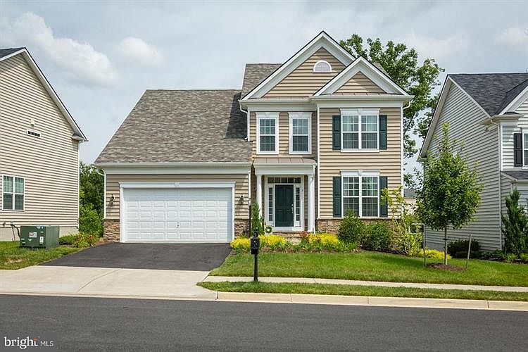 1st image of 9 Woodlot Ct