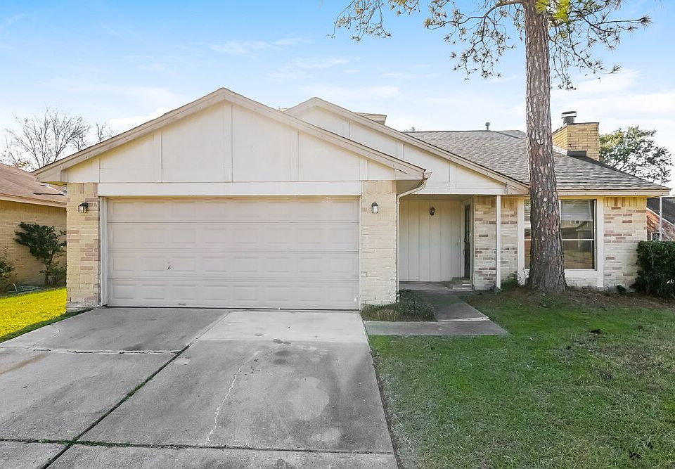 1st image of 18091 Forest Cedars Dr
