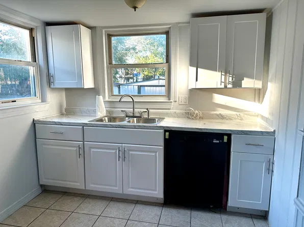 428 New Market Rd #1, Piscataway, NJ 08854