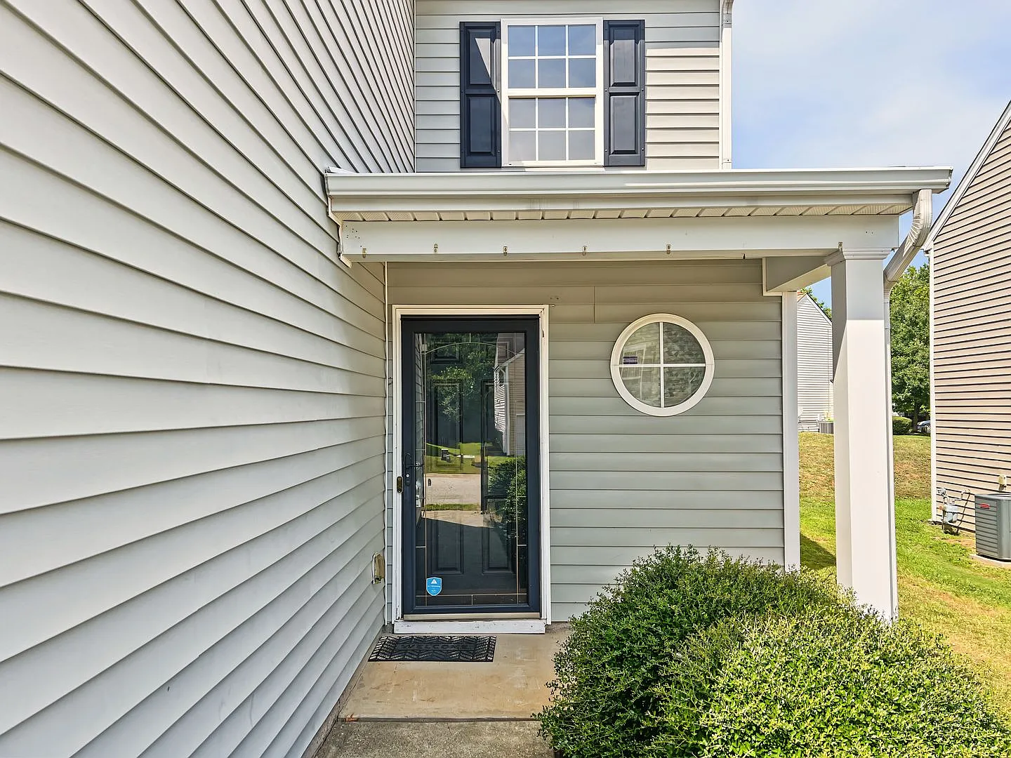 Now pre-leasing! — Photo 2