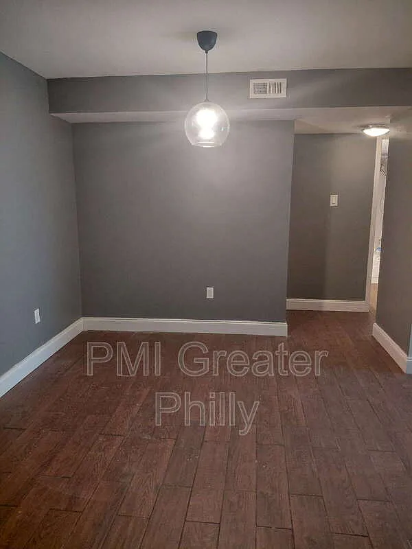 407 Shawmont Ave — Photo 4