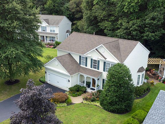 2nd image of 4108 Middlebury Ct