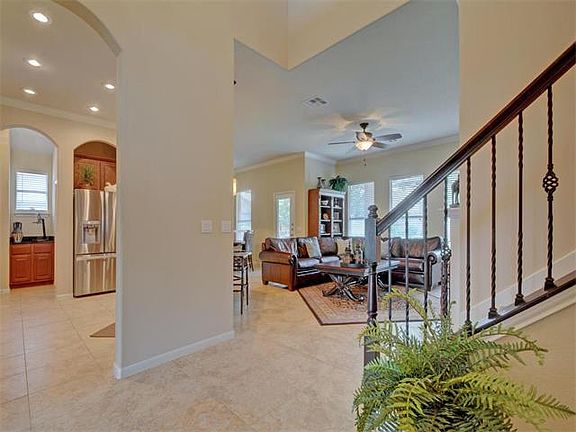 5th image of 219 Canterbury Dr