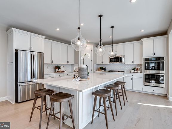 3rd image of 11424 Bluestem Way