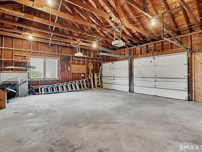 145 Casmir Dr — Photo 32