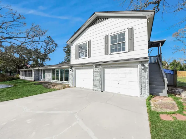 100 N Mattson St, West Columbia, TX 77486