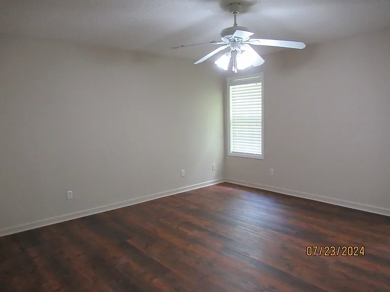 3590 Oleander Dr — Photo 15