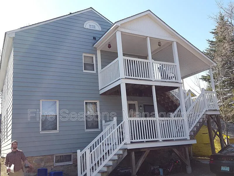 18 East St #2