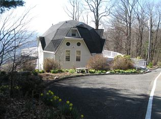 511 Panorama Dr, Fancy Gap, VA 24328