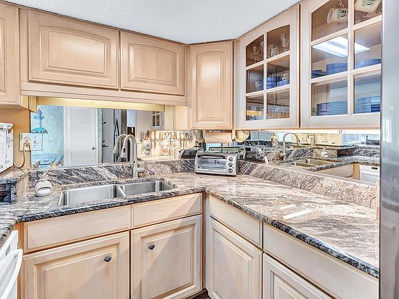 3rd image of 510 Gulf Shore Dr Unit 705
