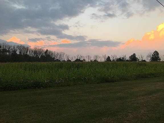 3rd image of 869 Sunset Ln