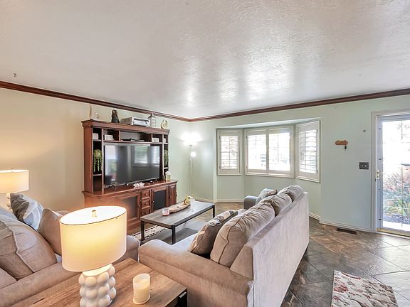 3rd image of 4012 S Durrans Ln