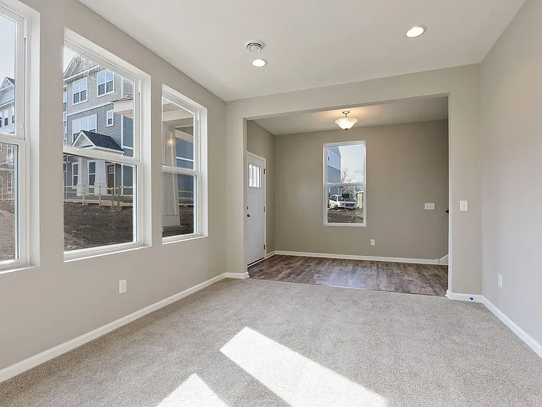 5182 Hampton St NE — Photo 5