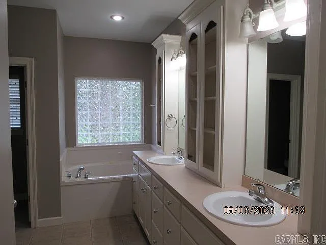 1130 Trillium Dr — Photo 12