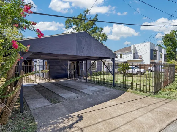 96 Burress St, Houston, TX 77022