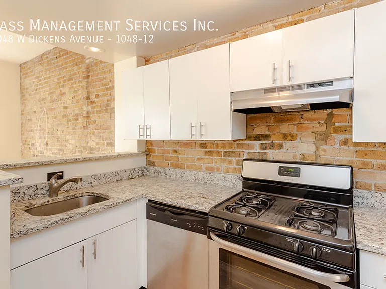 1048 W Dickens Ave #12 — Photo 1