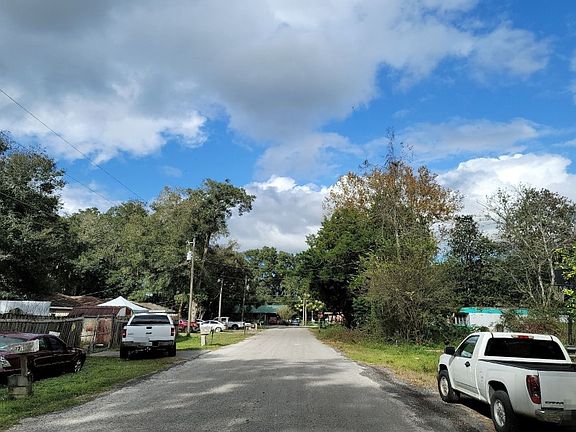 4th image of 6820 NW 61st Ct