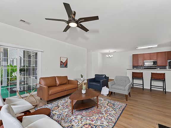 4th image of 1201 Grove Park Dr