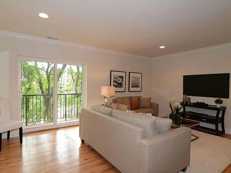 4520 N Beacon — Photo 3