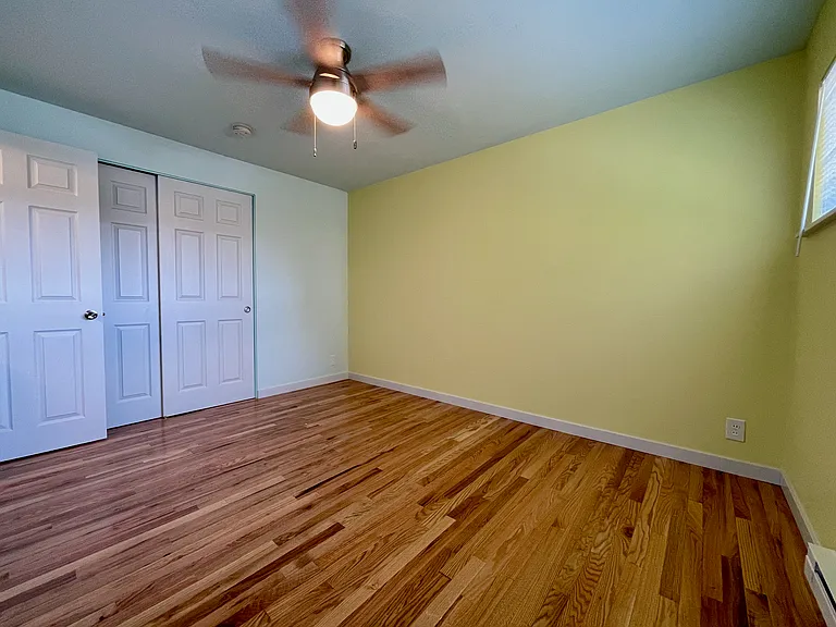 Pic of similar bedroom from another unit