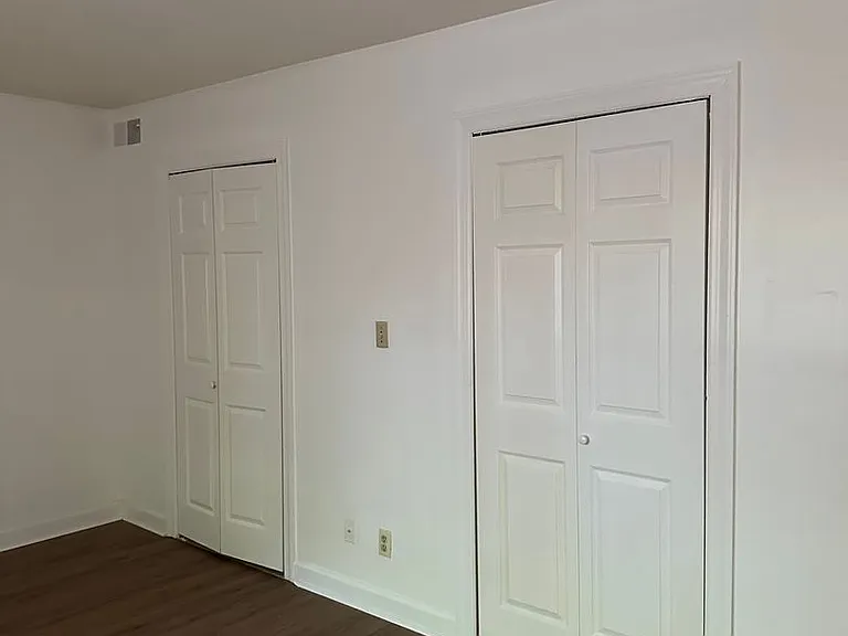 2800 E Carriage Dr — Photo 8