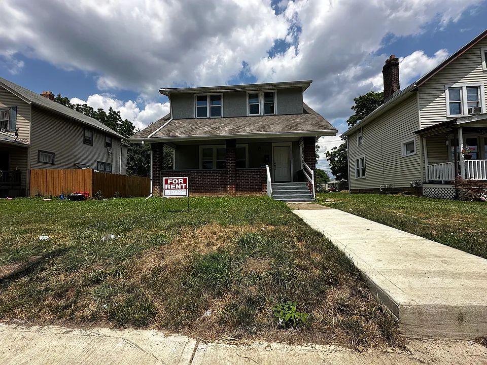 1696 Manchester Ave